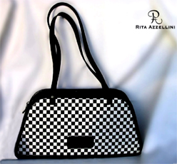 Il mercato del lusso nel mondo � cambiato solo poche aziende nel mondo possono garantire altissima qualit�, per questo e dalla ricerca continua della collezione di borse perfetta ne deriva un prodotto finale che va ben al di l� del puro accessorio per pubblico femminile. Il marchio Rita Azzellini garantisce, rispetta e preserva il "buon gusto" e la tradizione del prodotto made in Italy